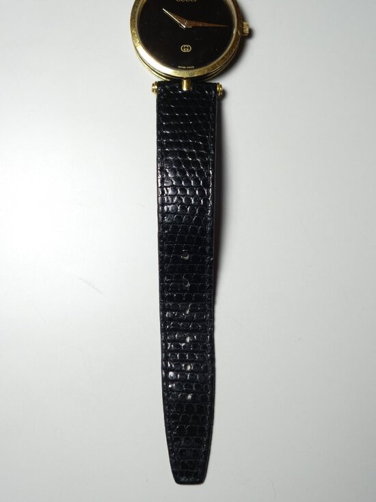 Vtg 1980’s Gucci Gold & Black Swiss Made Watch w/ Leather Gucci Strap, Untested main image 8
